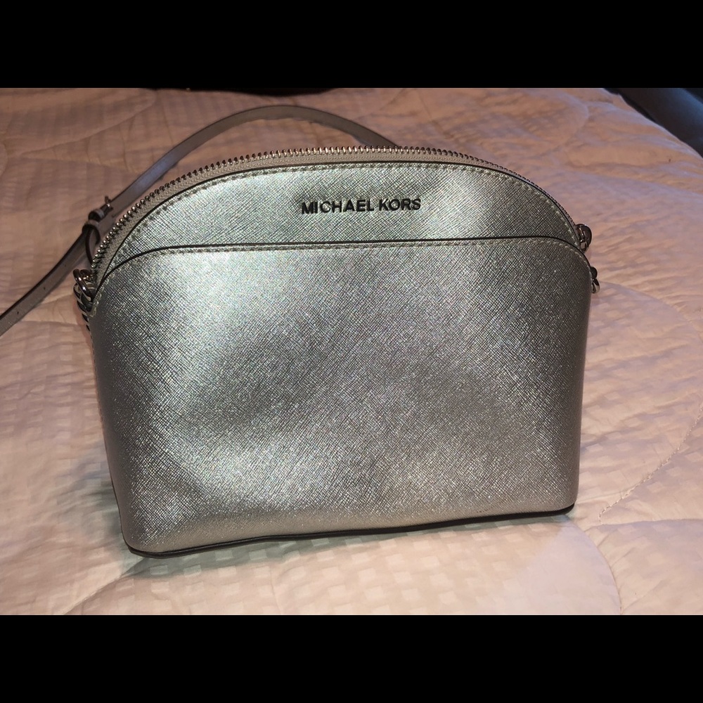 Michael kors cross body purse